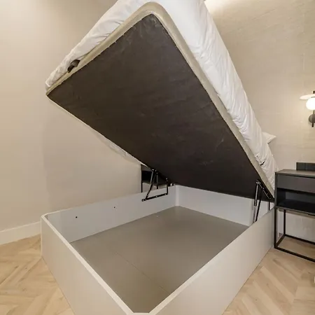 La Perla Fondazione Prada Appartement Milan