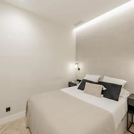 La Perla Fondazione Prada Appartement Milan